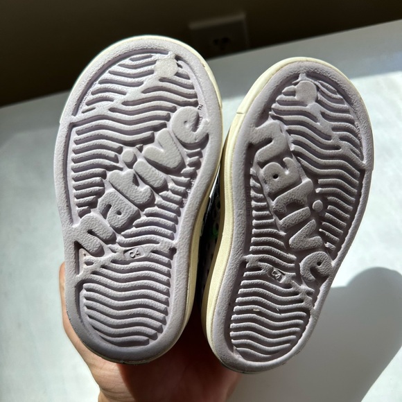 Native Shoes - Picture 2 of 4